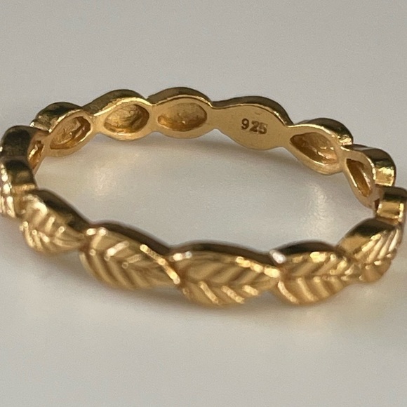 24k Gold Vermeil Leaf Ring - Picture 7 of 8